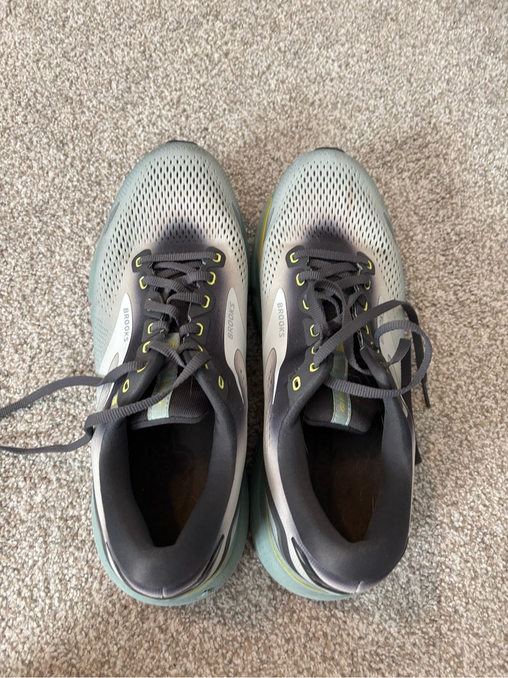 Brooks Running Shoes - Mint Green & Dark Gray
